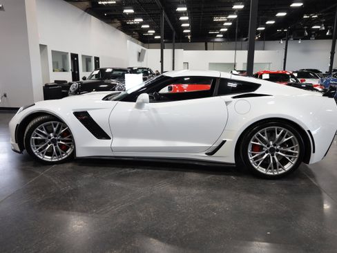 Used 2017 Chevrolet Corvette Z06 image 9