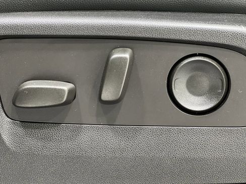 Used 2024 Chevrolet Colorado ZR2 w/ ZR2 Convenience Package III image 12