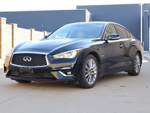 Used 2018 INFINITI Q50 Luxe w/ Essential Package (3.0T Luxe) RWD image 2