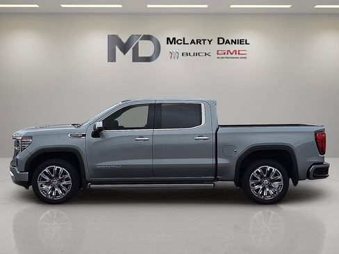 Used 2025 GMC Sierra 1500 Denali w/ Denali Reserve Package image 3