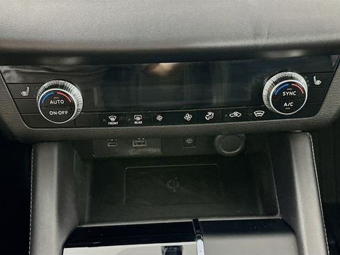 Used 2024 Mitsubishi Outlander SE image 24