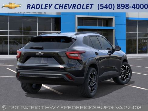 New 2026 Chevrolet Trax RS w/ Sunroof Package image 4