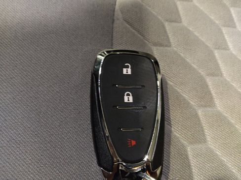 Used 2021 Chevrolet Equinox LS w/ LS Convenience Package FWD image 32