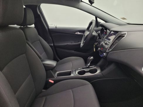 Used 2019 Chevrolet Cruze LT FWD image 21