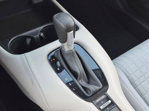Used 2024 Honda HR-V LX image 12