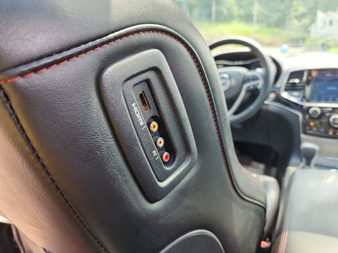 Used 2019 Jeep Grand Cherokee Trailhawk w/ Trailhawk Luxury Group image 46