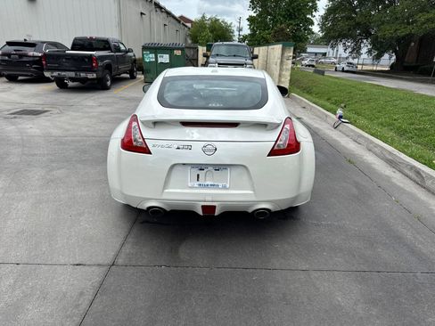 Used 2017 Nissan 370Z Coupe RWD image 10