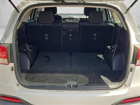 Used 2017 Kia Sorento AWD image 6