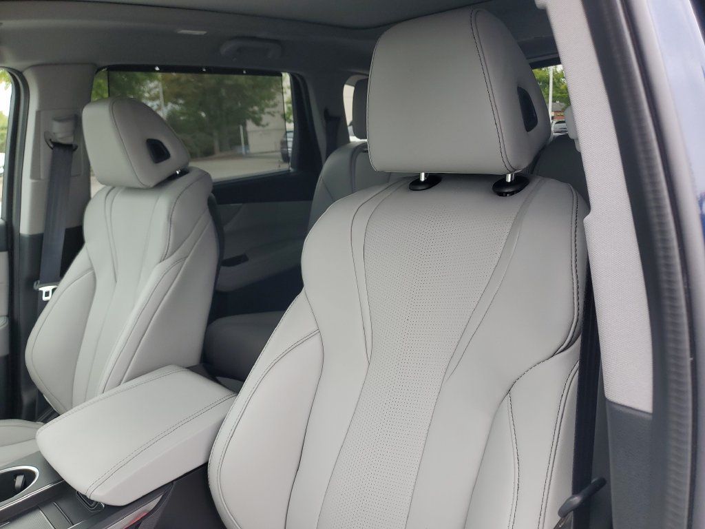 Certified 2026 Acura MDX w/ Technology Package FWD image 18