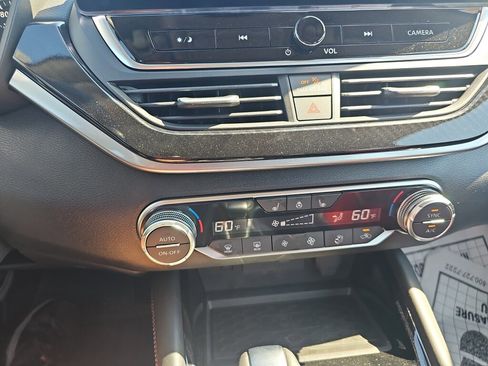 Used 2024 Nissan Altima 2.0 SR image 12