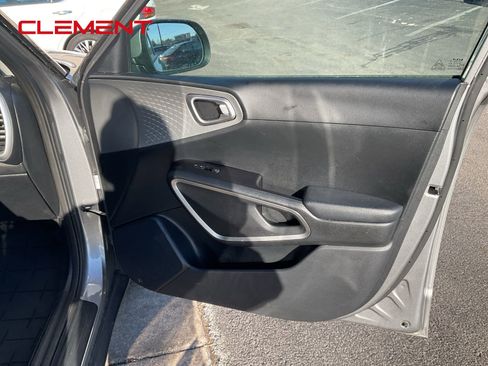 Used 2023 Kia Soul LX w/ Option Group 015 image 32