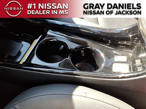 Used 2017 Toyota Prius Prime Premium image 20