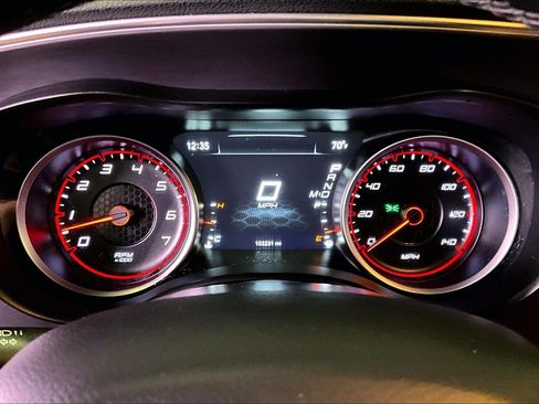 Used 2018 Dodge Charger SXT RWD image 13