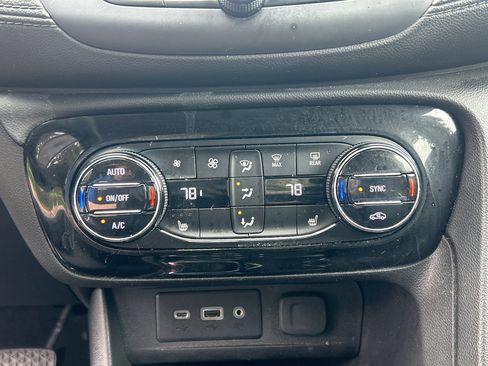 Used 2022 Buick Encore GX Select w/ Safety Package II AWD/4WD image 22