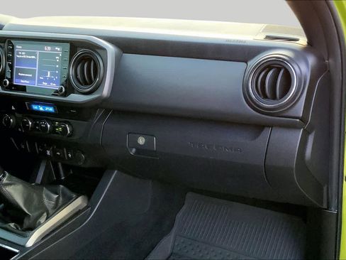 Used 2023 Toyota Tacoma TRD Off-Road w/ Advanced Technology Package AWD/4WD image 18