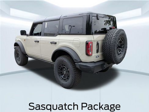 New 2026 Ford Bronco Badlands image 4