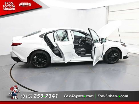 Used 2025 Toyota Camry SE w/ Convenience Package FWD image 40