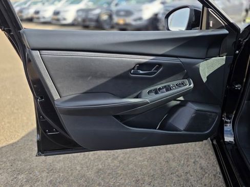 Used 2025 Nissan Sentra S image 19