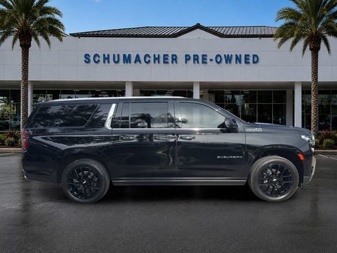 Used 2024 Chevrolet Suburban High Country AWD/4WD image 8