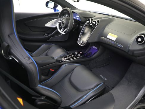 Used 2023 McLaren GT RWD image 25