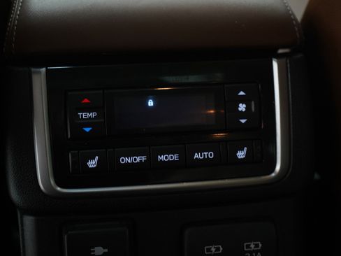 Used 2019 Subaru Ascent Touring AWD/4WD image 23