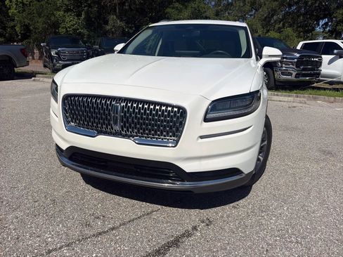 Used 2023 Lincoln Nautilus FWD w/ Premium Package image 3