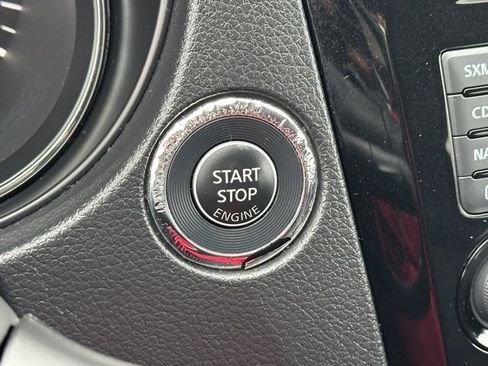 Used 2017 Nissan Rogue SV w/ SV Premium Package image 35