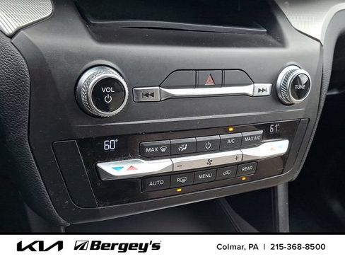 Used 2020 Ford Explorer XLT w/ Equipment Group 202A AWD/4WD image 19