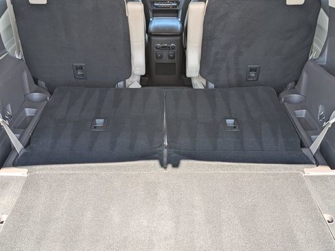 Used 2020 Ford Explorer Platinum w/ Premium Technology Package AWD/4WD image 23