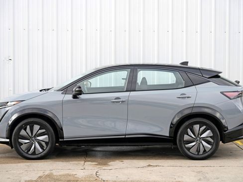 Used 2024 Nissan Ariya AWD image 45