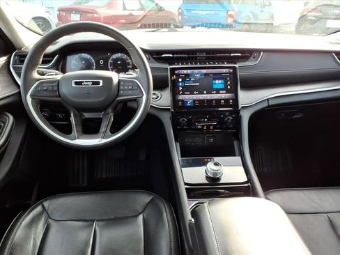 Used 2023 Jeep Grand Cherokee L Limited w/ Black Appearance Package image 13