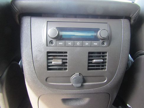 Used 2011 Chevrolet Avalanche LT w/ Luxury Package image 19