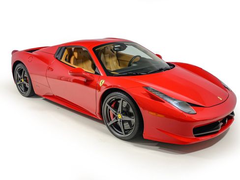 Used 2013 Ferrari 458 Spider RWD image 18