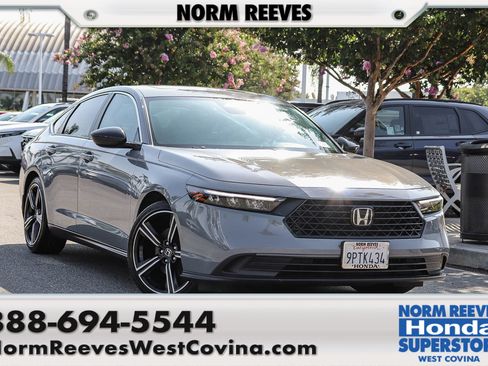 Used 2025 Honda Accord Sport image 1