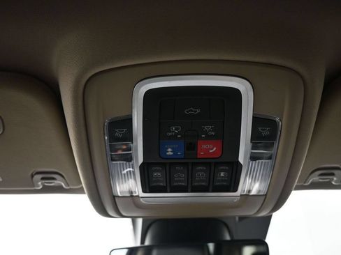 Used 2021 RAM 1500 Laramie AWD/4WD image 19