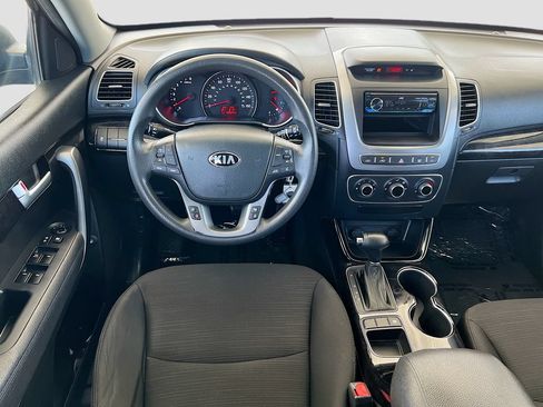 Used 2014 Kia Sorento LX FWD image 19