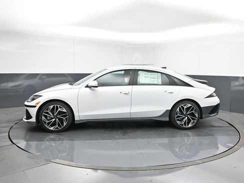 New 2025 Hyundai Ioniq 6 SEL RWD image 3