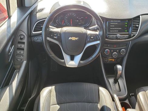 Used 2019 Chevrolet Trax LT w/ Driver Confidence Package AWD/4WD image 16