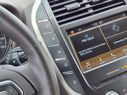 Used 2017 Lincoln MKC Premiere FWD image 14