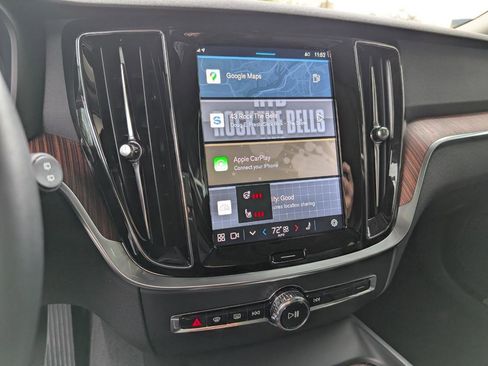 Used 2025 Volvo V60 B5 Cross Country Plus image 21