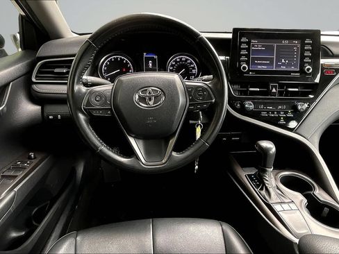 Used 2022 Toyota Camry SE FWD image 6