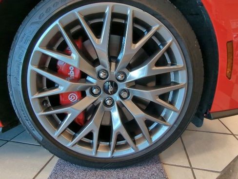 Used 2025 Ford Mustang GT Premium image 9