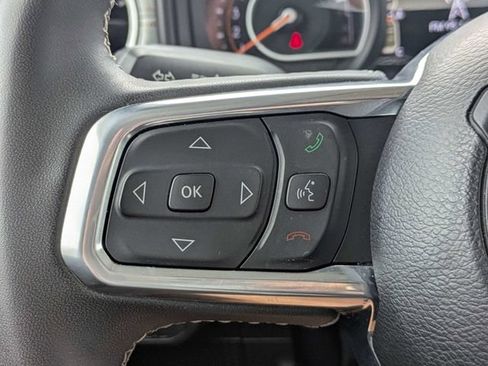 Used 2025 Jeep Wrangler Unlimited Sahara AWD/4WD image 24