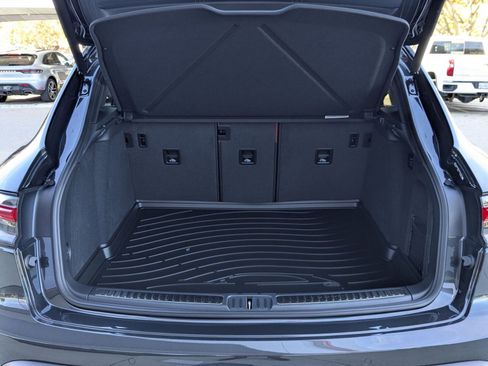 New 2026 Porsche Macan S image 23