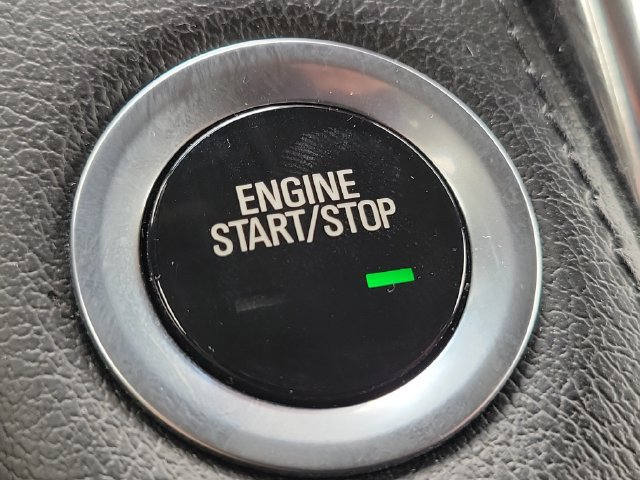 Used 2015 Cadillac Escalade Luxury AWD/4WD image 17