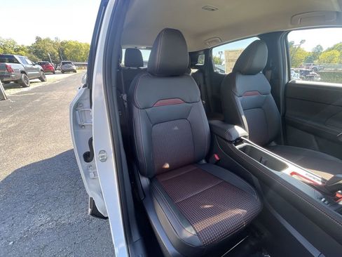 New 2026 Nissan Kicks SR w/ Cold Weather Package AWD/4WD image 19
