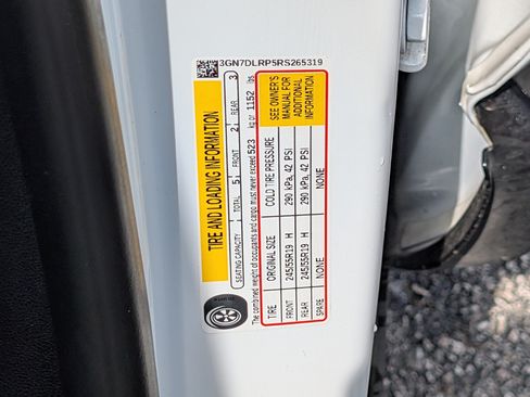 Used 2024 Chevrolet Equinox EV LT FWD image 38