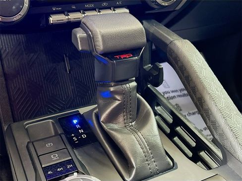 Used 2025 Toyota Tacoma TRD Off-Road image 14