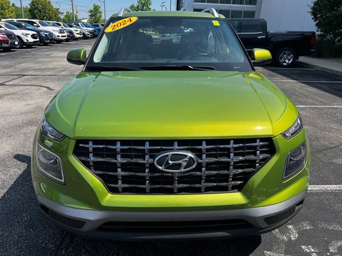 Certified 2024 Hyundai Venue SEL FWD image 3