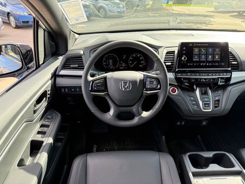 Used 2026 Honda Odyssey Sport-L image 4